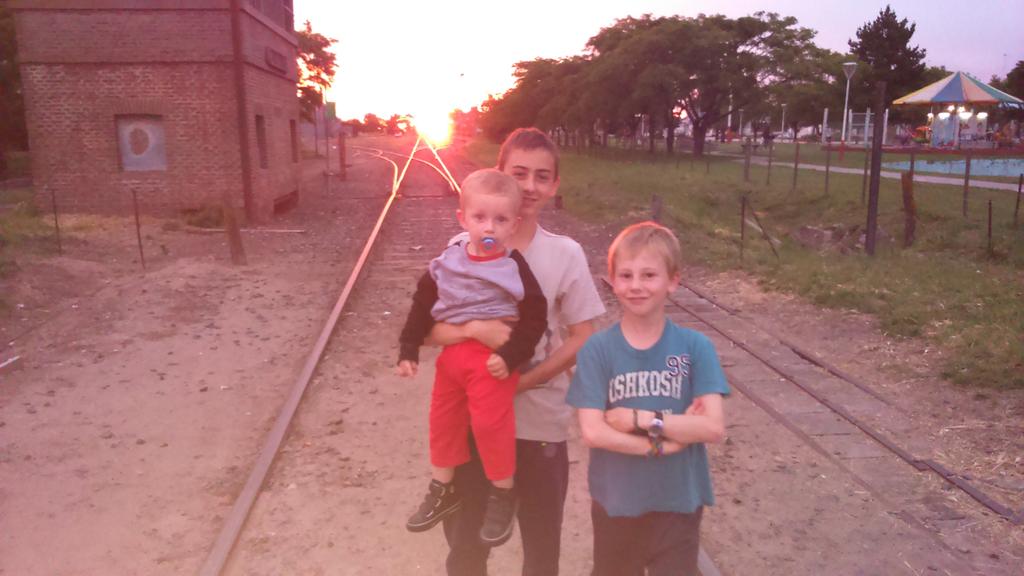 contiser's tweet photo. Los. Chicos http://t.co/IFzHJu2MQN