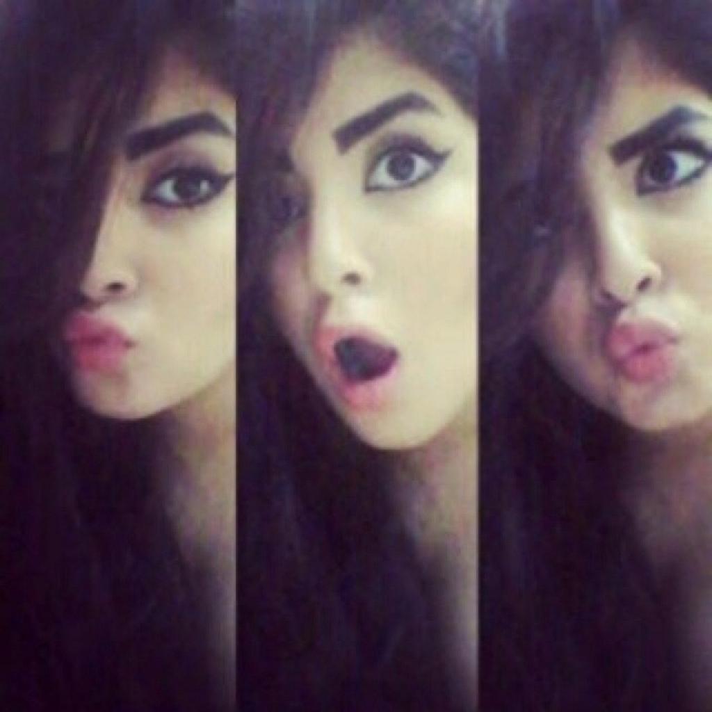 Dema054's tweet photo. شفايفي بردانه :( وربي برد حيل مين يدفيني http://t.co/fsuB2KzaG5