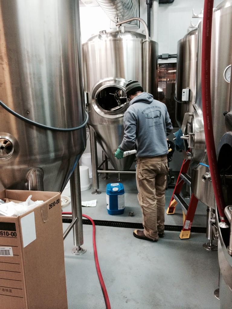 brannonsbrewery's tweet photo. Our Head Brewer working around the clock to deliver you Brannon's best brews come December!
#FireSteamCraftsmanship http://t.co/U7yrdAKME9
