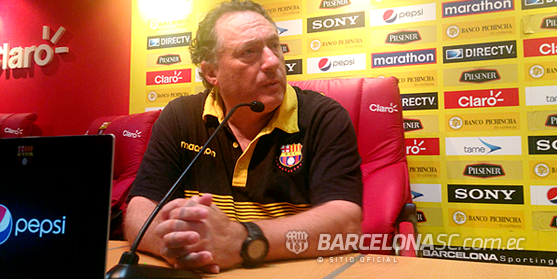 BarcelonaSC's tweet photo. @DTRubenIsrael: Nuestro objetivo, 3 puntos en Quito | Detalles vía oficial http://t.co/J04i2e4EZQ  #BSC http://t.co/0FhpC86U19
