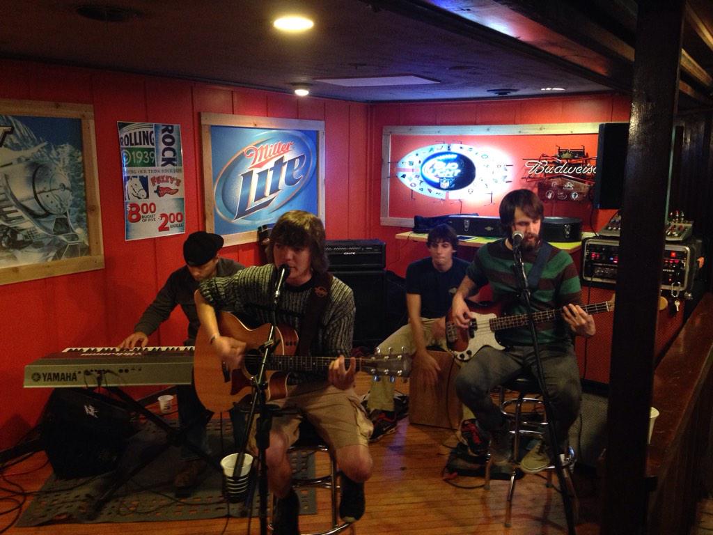 PSU_PRAD's tweet image. We're coming to you live from @FuzzysPitt featuring the #ShaneDulingBand #novembeard