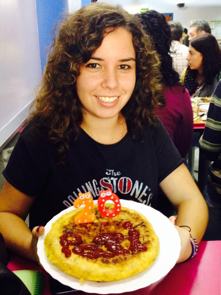 ines_san94's tweet photo. MUUUUY FELIZ CUMPLEAÑOS A LA MÁS PRECIOSA DE LAS PRECIOSAS @patri22pi22 http://t.co/aCHmVdZmRR
