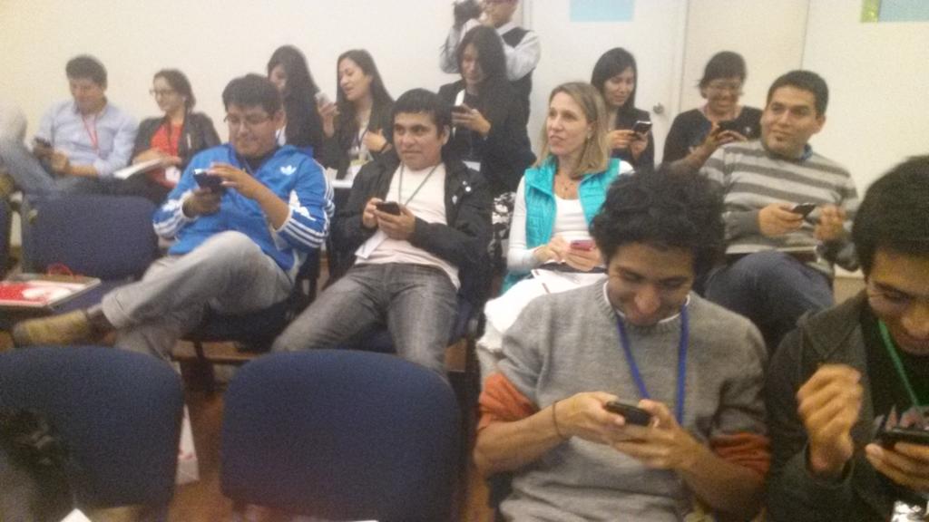 jgondo's tweet photo. “@KeikoNakamatsu: #gsblima todos twiteando en el @sw_esan @startupwlima http://t.co/AjIn5Z9eXb”