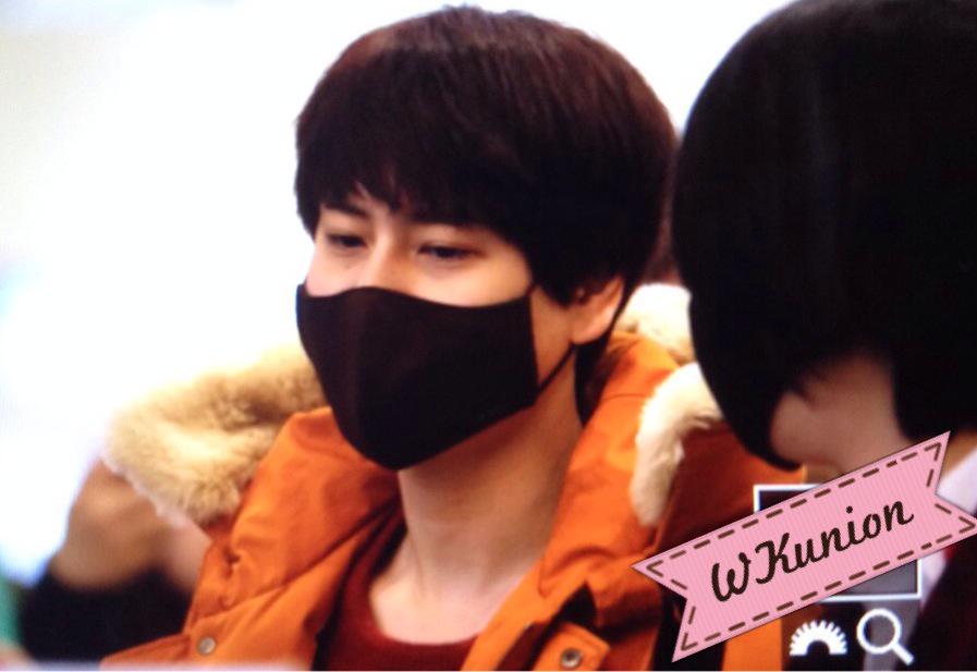 [Preview] 141122 <a href="/GaemGyu/">ChoKyuHyun</a> at Gimpo Airport going to Beijing (o^^o)