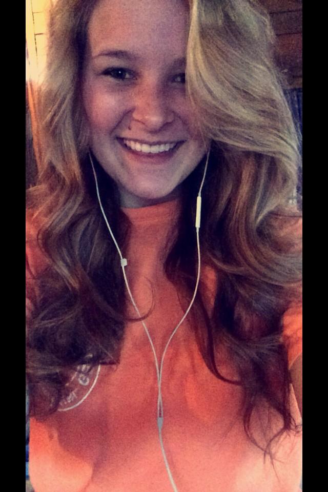 burning_4_Him's tweet photo. This girl tho. 😍 @SavannahBrook95 http://t.co/HZUo2ElVc2
