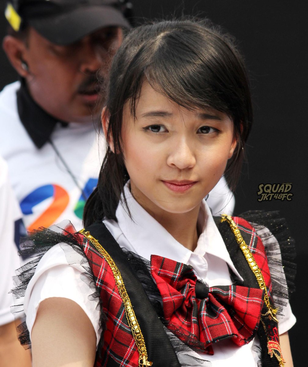 politiktagar's tweet photo. Semangat Elaine @H_ElaineJKT48 utk konsernya #keepkwek #ganbabebek cc: @Elainelastic @ElaineH_JKT48FC @ElaineOshi_INA http://t.co/8R3UvwU18v
