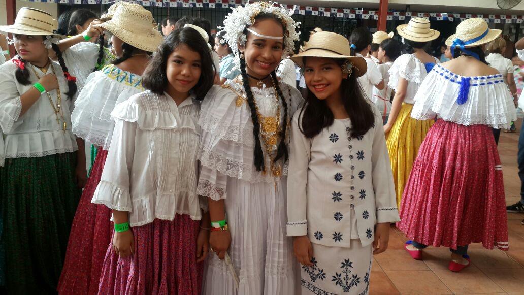 OrquestaCuerdas's tweet image. Festival de la Pollera IESC @IESCPanama @AnaCaton @buenosdiastvn @VotaPatacon @AlvaroAlvaradoC #PanameñoDeVerdad