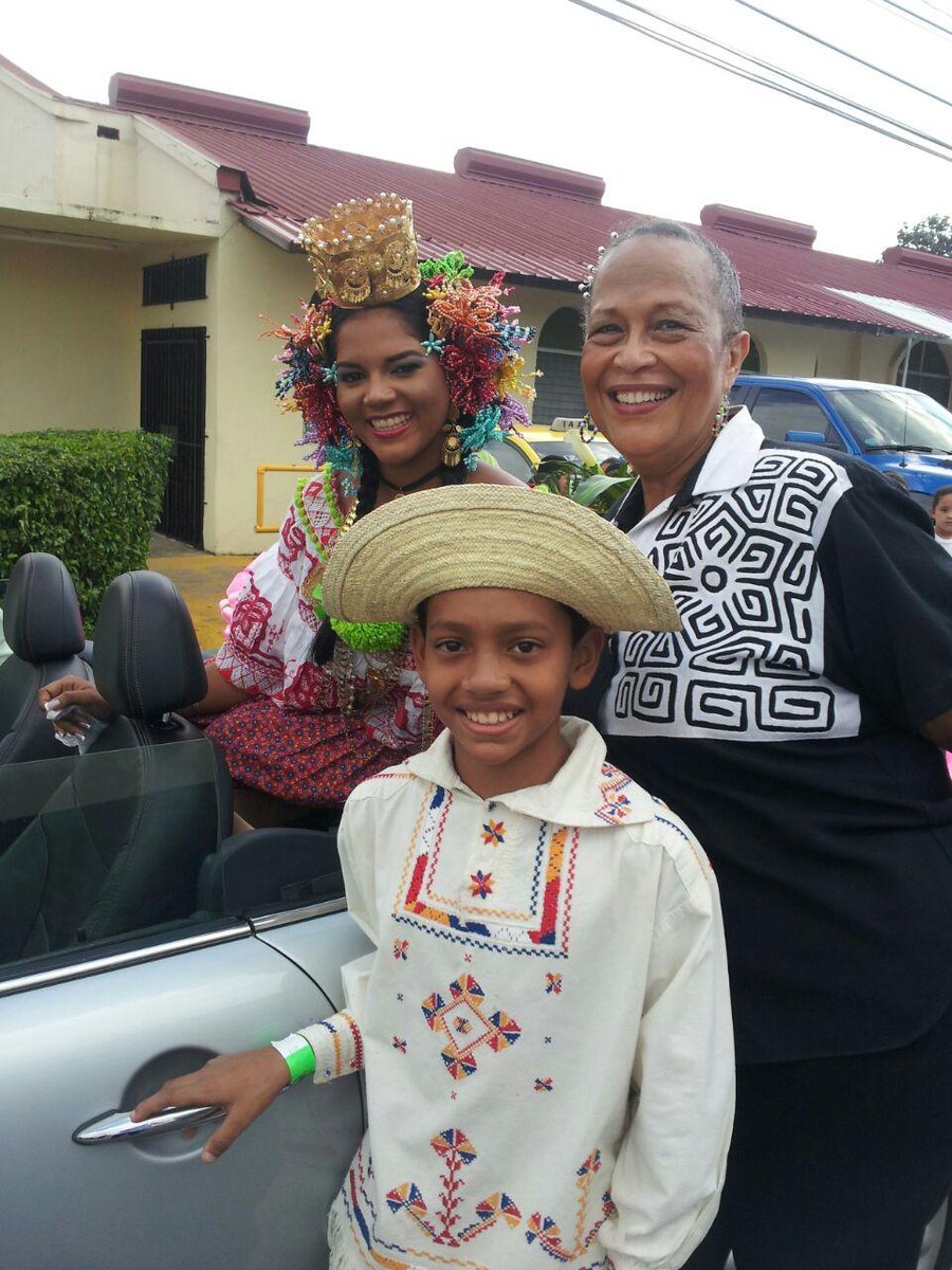 OrquestaCuerdas's tweet image. Festival de la Pollera IESC @IESCPanama @AnaCaton @buenosdiastvn @VotaPatacon @AlvaroAlvaradoC #PanameñoDeVerdad