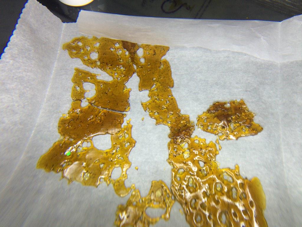 RileySRP's tweet photo. Hard day at the office #TheGreenFront #Ommp #WeighHeavy http://t.co/umQSSiFF9e