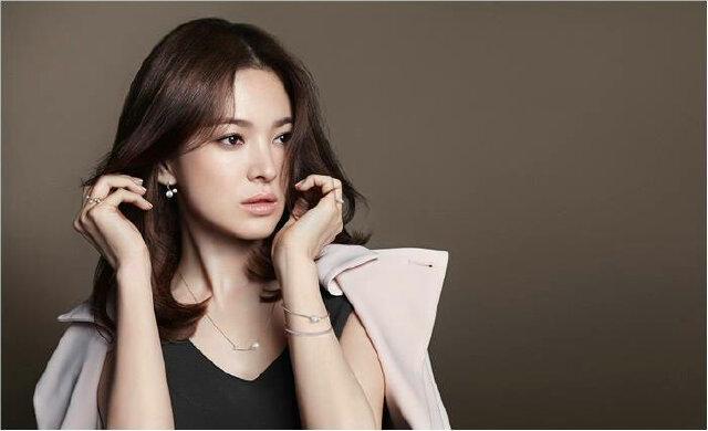 Happy birthday to Song Hye-Kyo :* 