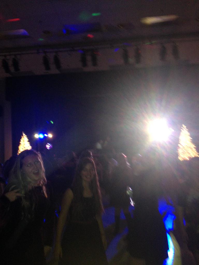 NotreDame_SC's tweet photo. Winter's Whiteout Semi❄️🎉❄️with DJ Lil'Wayne #yesChaplinWayneisaDJ #semiformal #GoWayneGo http://t.co/xmKwICgiVk