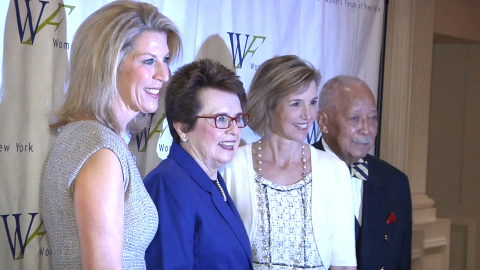 RedCarpetPics's tweet photo. See #Video | @BillieJeanKing &amp; @SallieKrawcheck Win Elly Honors For Inspiring #Women Gobally | http://t.co/DSrBa4PIXL http://t.co/HNebBr534H
