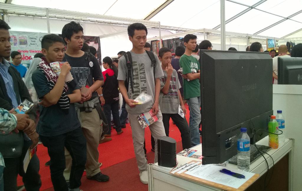 ASJTheMovie's tweet photo. Gini nih efeknya kalo nonton Adit Sopo Jarwo &amp; @TimHalilintar di @hellofest. Gak mau kedip! xD http://t.co/thwG8mxUnQ