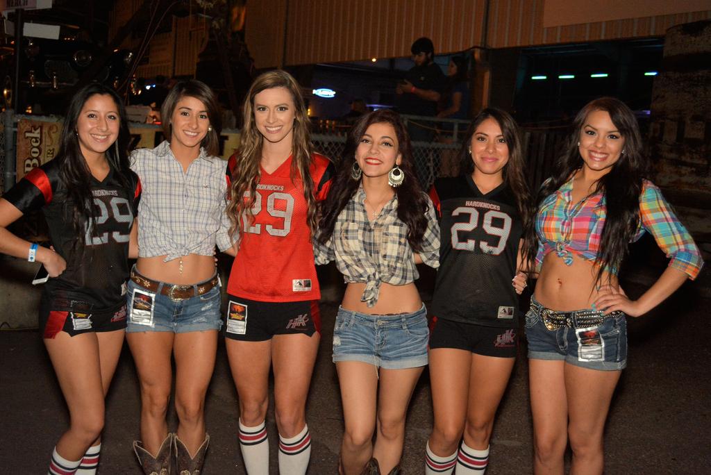 Crush Girls Crushies And Hardknocks Girls At Ziegfest Csavip Concretestreet Crushgirls Corpuschristi Hardknocks Http T Co Pw2zyfresm