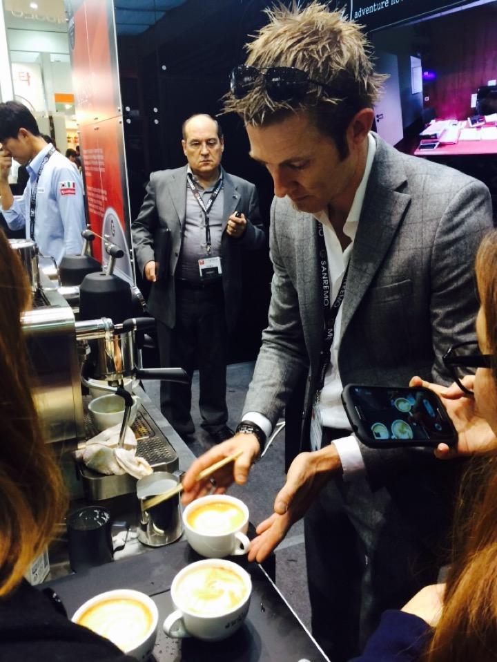 devming's tweet image. 서울 카페쇼. 라떼아트 좀 구경하러 왔는데 이건 뭐.. 아비규환. (@ 메가박스 (MEGABOX) - @megabox_dreamct in 서울특별시) swarmapp.com/c/aBUP4sxpjAv