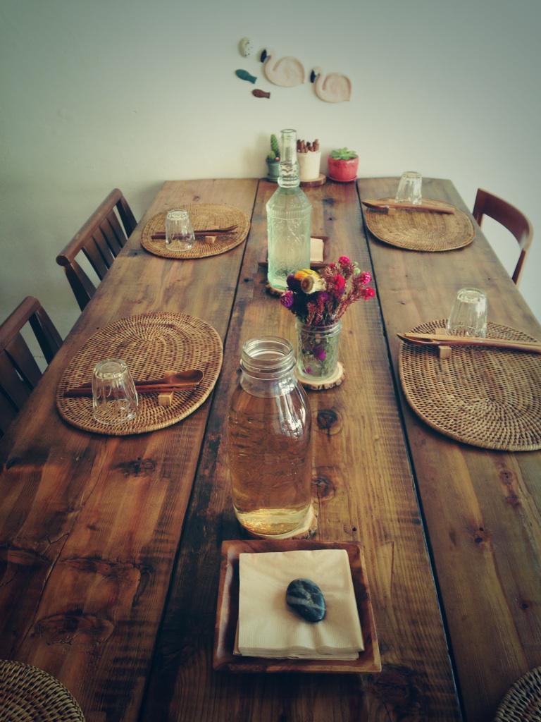 내 동네는 아닌데도 책방 찾아 만일까지 오시는 분들께 동네 보물 소개 

#금붕어식당 
오직 현미밥, 1일 1메뉴, 오늘의 메뉴은 버섯 하이라이스 소스에 수제 미트볼을 올린 현미 덮밥
망원동 57-429