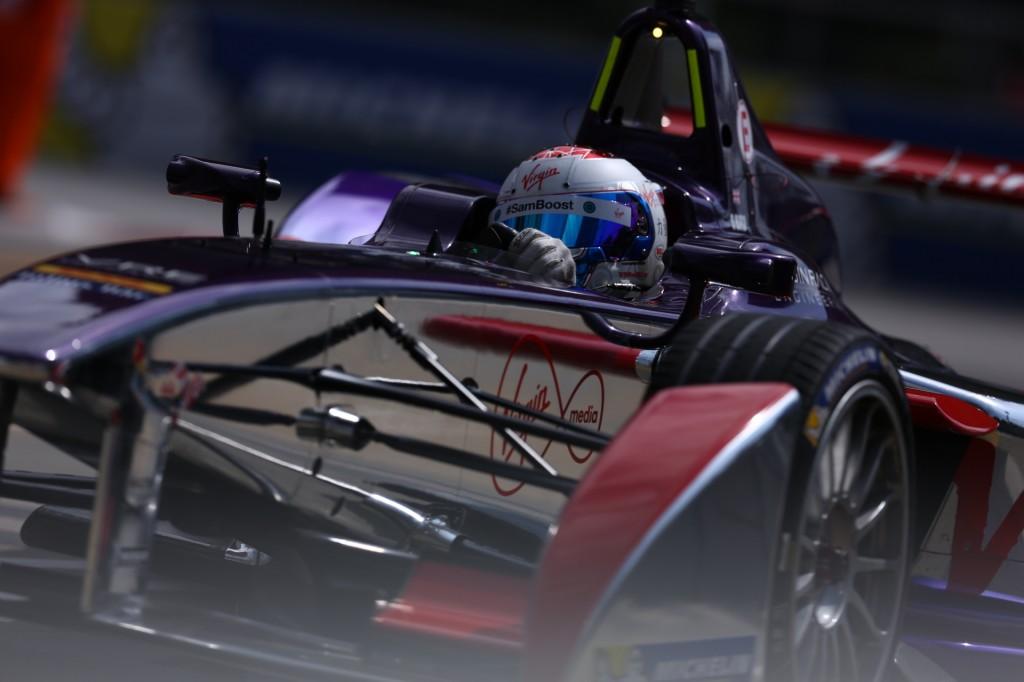 Current_E's tweet image. Putrajaya victor @sambirdracing dedicates win to @Jules_Bianchi current-e.com/chatter/this-o… #RinggitRing #FormulaE