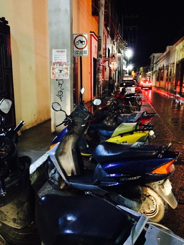 Ojalá en el #df hubieran tantas facilidades y tantos cajones para las #motos  <a href="/ManceraMiguelMX/">Miguel Ángel Mancera</a> falta planeación