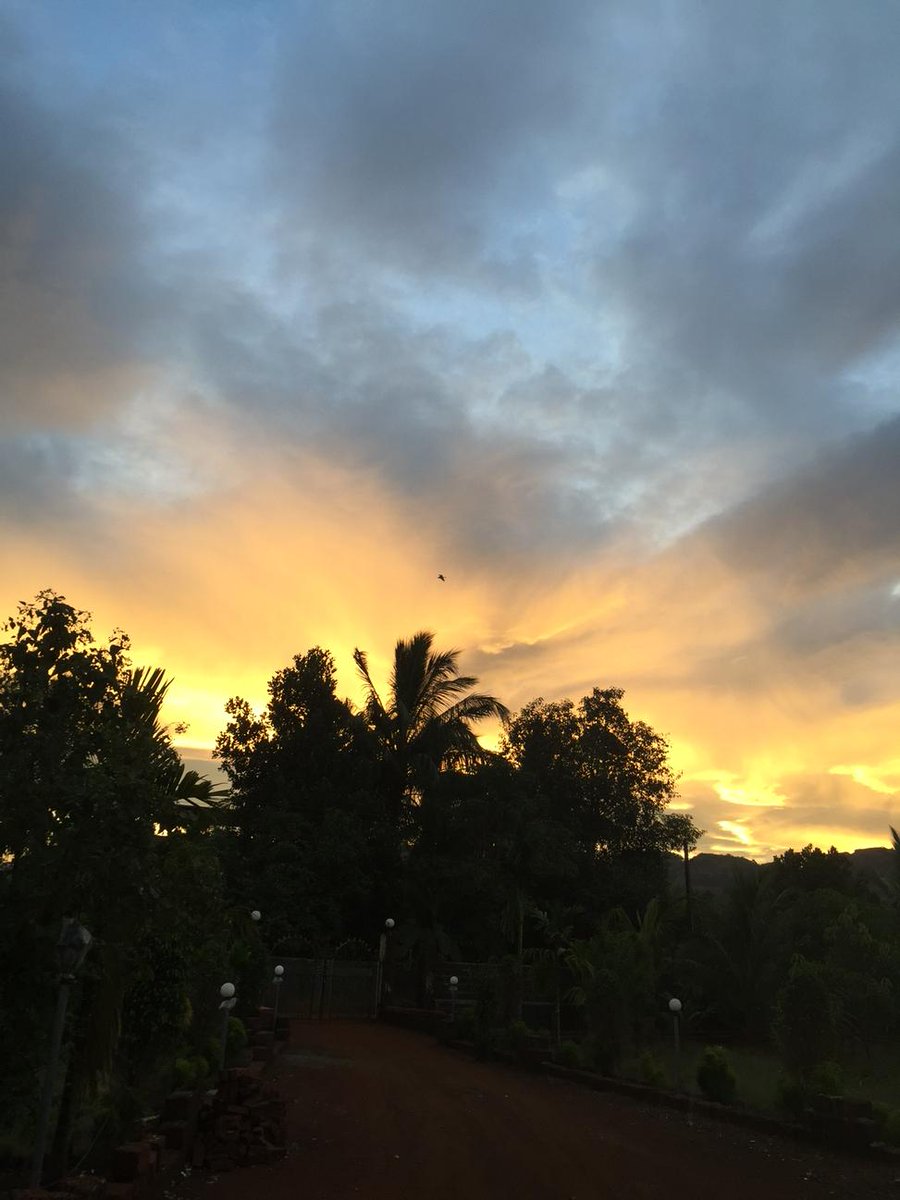g8084's tweet photo. Good morning http://t.co/sG36JDegnB