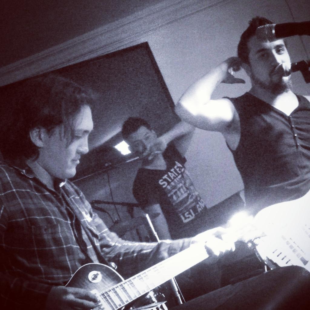 JhonnStrange's tweet image. Acaba de presentarse @NVitae @mirorockon ya llego al #HellForceOne @ExpansionRadial  #ExpandeTusSentidos