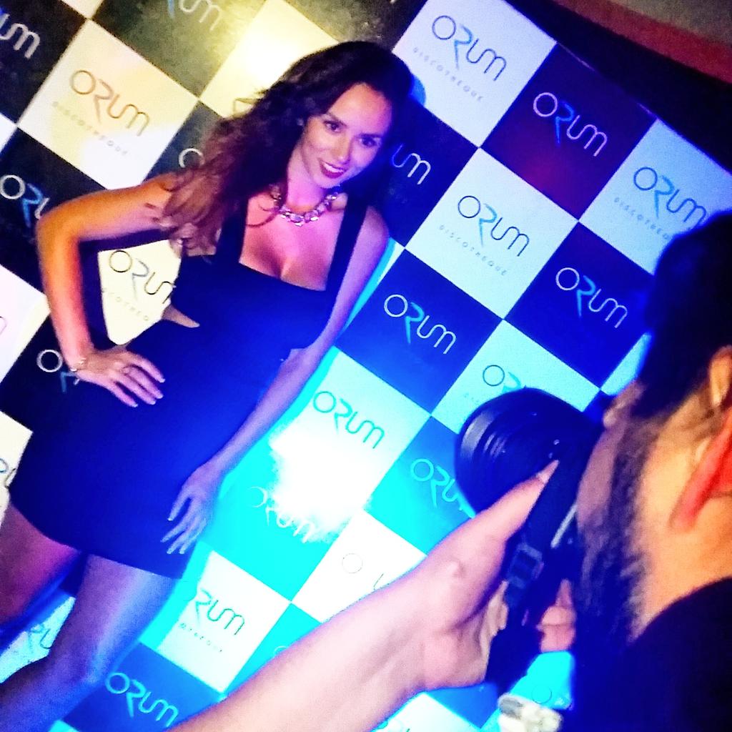 Jhendelyn's tweet photo. Finalizamos con una sesión de fotos en Orum 😊 #Copiapo #Casino #Desfile #MeDuermoFeliz http://t.co/4CYqWeirFG