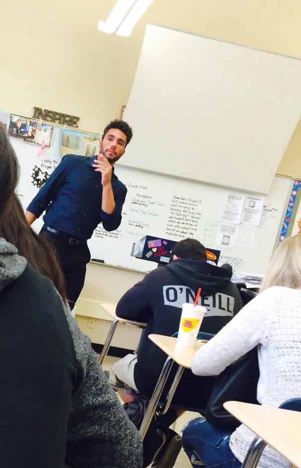 introvertsmemes's tweet photo. my grade would go 0-100 real quick if this was my teacher http://t.co/X6WASSmG9n