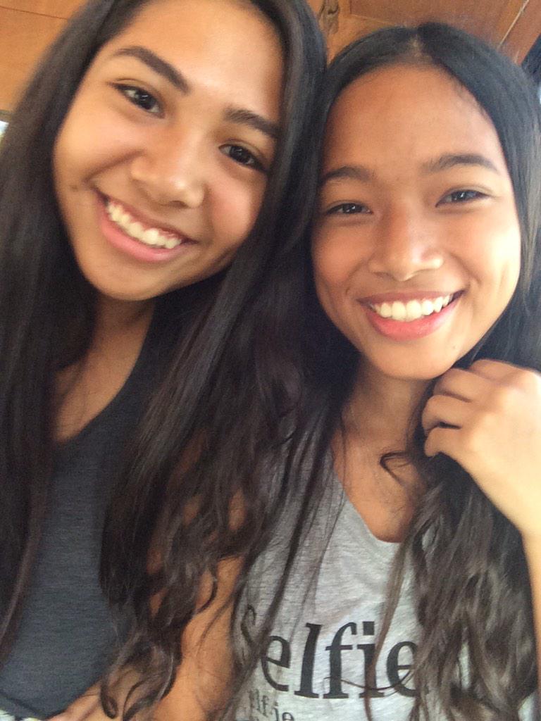 tretasco27's tweet photo. trolley ride with my sister and the group👭💖 #HARTFAM👭👫💃 http://t.co/WMimSrC8Zk