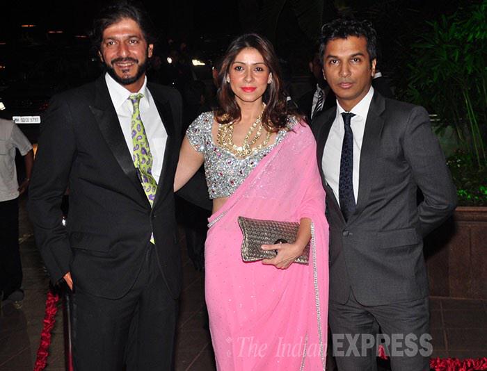 iamkajalraju's tweet photo. Chunky Pandey along with his wife Bhavna and designer Vikram Phadnis at #ArpitaAyushReception http://t.co/eSzPZliAWp