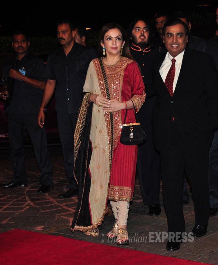iamkajalraju's tweet photo. The Ambani family also attended #ArpitaAyushReception http://t.co/El3Pd7TK7M