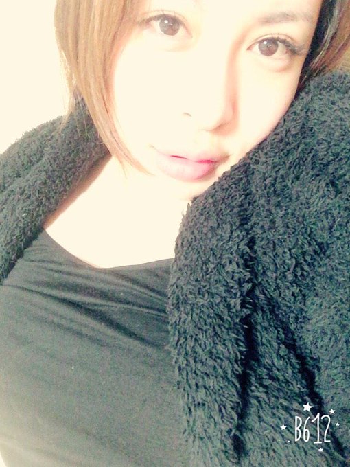 おきた。 うー。 なんもすることないと いやー。忙しくしたい( &acute;∵｀) 光でめちゃとんだ(笑) http://t.co/b0unM9RcVa