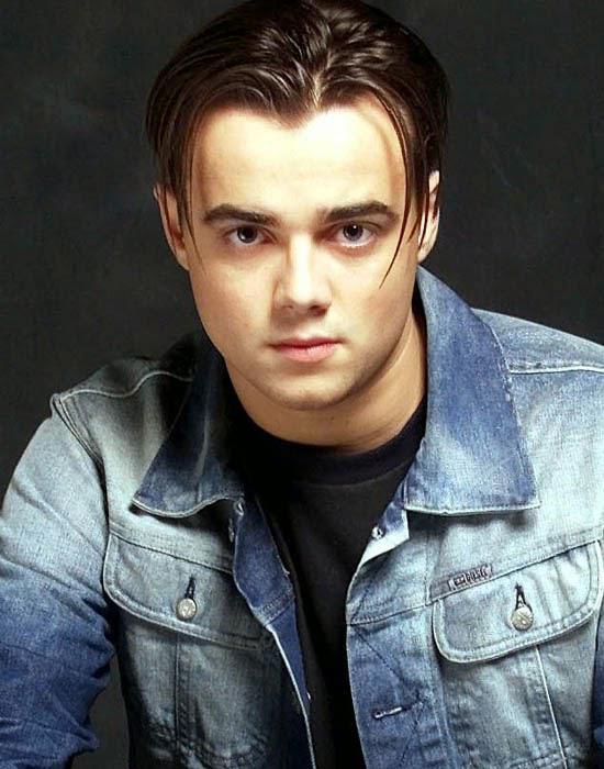 Happy Birthday Ben Adams! 

Still remember the first group I fangirled before and that is A1 