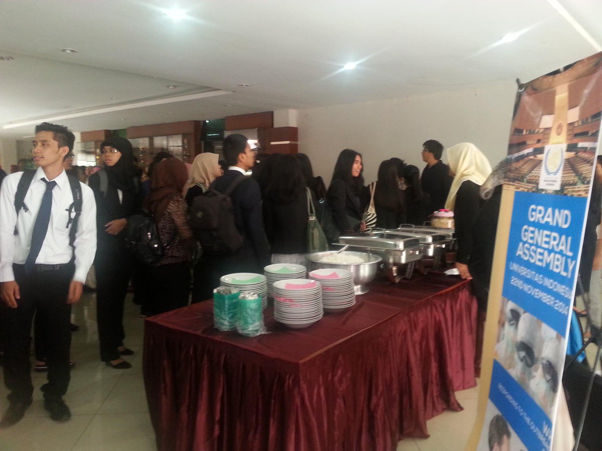 GrandGA2014's tweet photo. Lunch Time! @ 12 pm http://t.co/gjsM7mxzVX