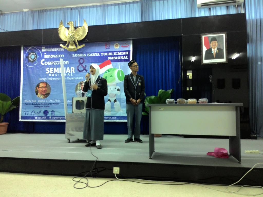 SMA 1 Bulu Kumba menampilkan Pengeringan Rumput Laut dan Pengasapan Ikan dengan Hyper Max Techonology. Salam Inovasi!