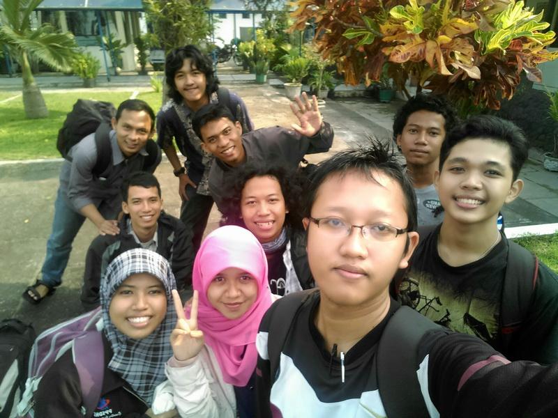 WE ARE ENVIRONMENTAL GEOGRAPHY in @JamDukDIY2014. cc: <a href="/gelugm2012/">Geo-Lingkungan 2012</a>