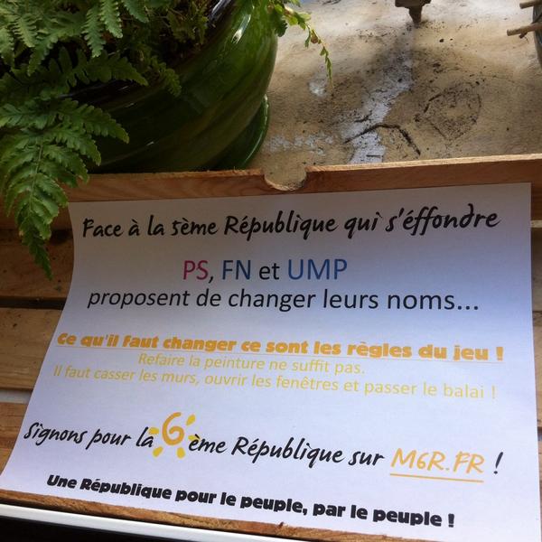 Mouv6eRep's tweet photo. L'album de la manif en ligne #6eRépublique est complet avec 259 visuels ! Bravo ! http://t.co/mKrg9x9hjq http://t.co/LMWqHaXHju