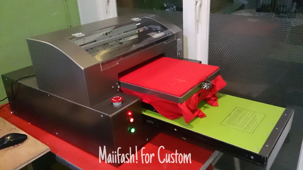 maiifash4custom's tweet image. Untuk yg satu ini adalah #printerDTG yg digunakan utk mencetak desain request customer pada #kaos atau #sweater