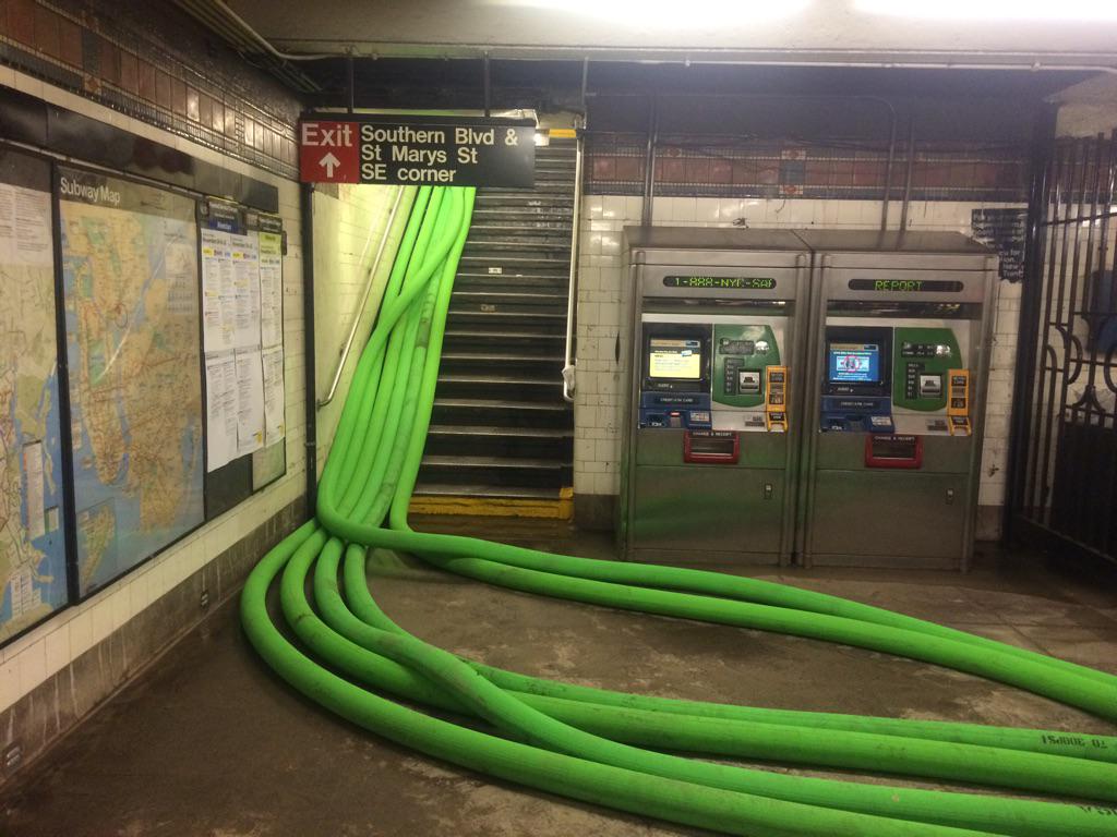 NYCTSubway's tweet image. #SubwayNews Lines from Pump Train stretching out of E.143rd St #6 station during pump operation