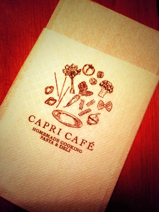 久々ヒルズのカプリチョーザ来たら、お店もメニューも少し変わってた。 たんぱく質を、と思ってチキン食べたかったのになかった(&acute;･_･`) 必ず食べるニンニクとトマトのパスタは、我慢して、大好きなツナのサラダ食べた♡