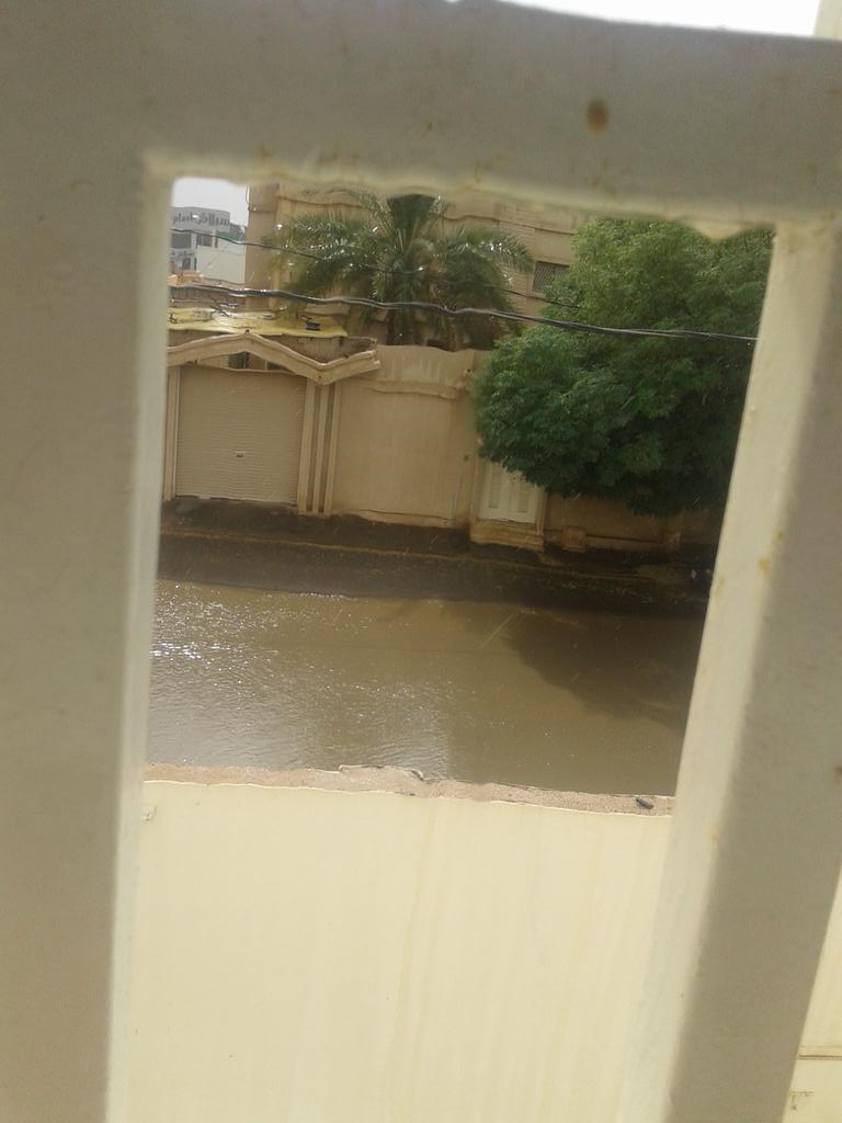 هذ  القصيم الان امطر خير وبركه  اللهم رزقه با الخير والبركه ياربي