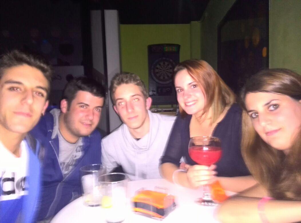 Judiithfb's tweet photo. Una noche con ellos @cristianpastors @Gema_700 @Lorelai_3 @galleta005 @Fran14242 #xino @tony_che95 @4BenjaAL http://t.co/jINRFEenoF