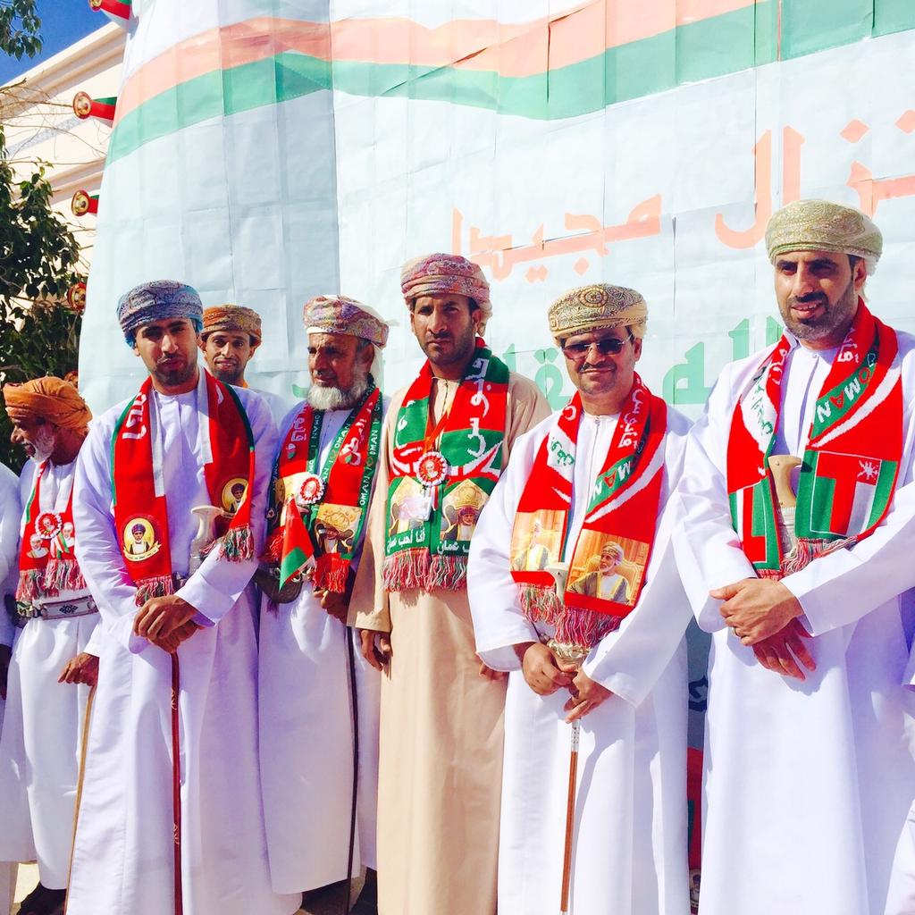 مسيرة ولاء وعرفان نظمها اهالي #ولاية_الحمراء بمناسبة #العيد_الوطني_44 المجيد والاطلاله الساميه لمولانا صاحب الجلالة.