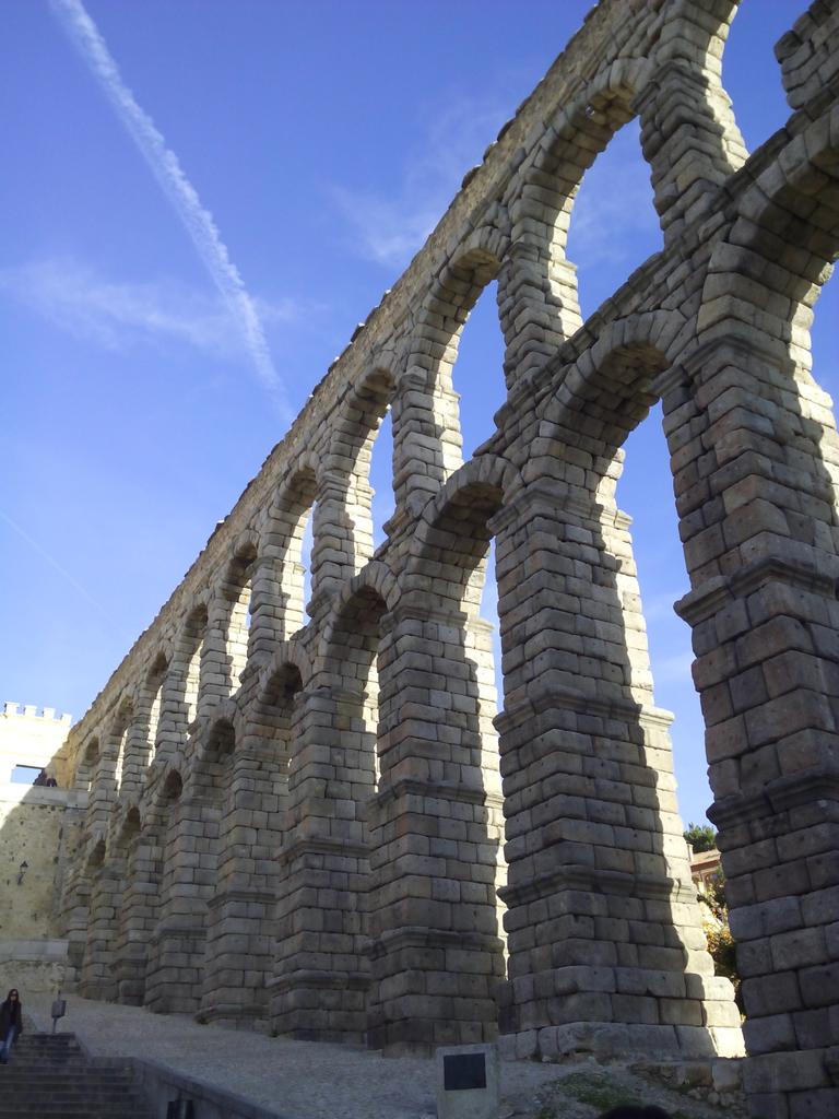 Nacav9's tweet photo. Hoy toca Segovia 😊 http://t.co/GTgLpPbrcU