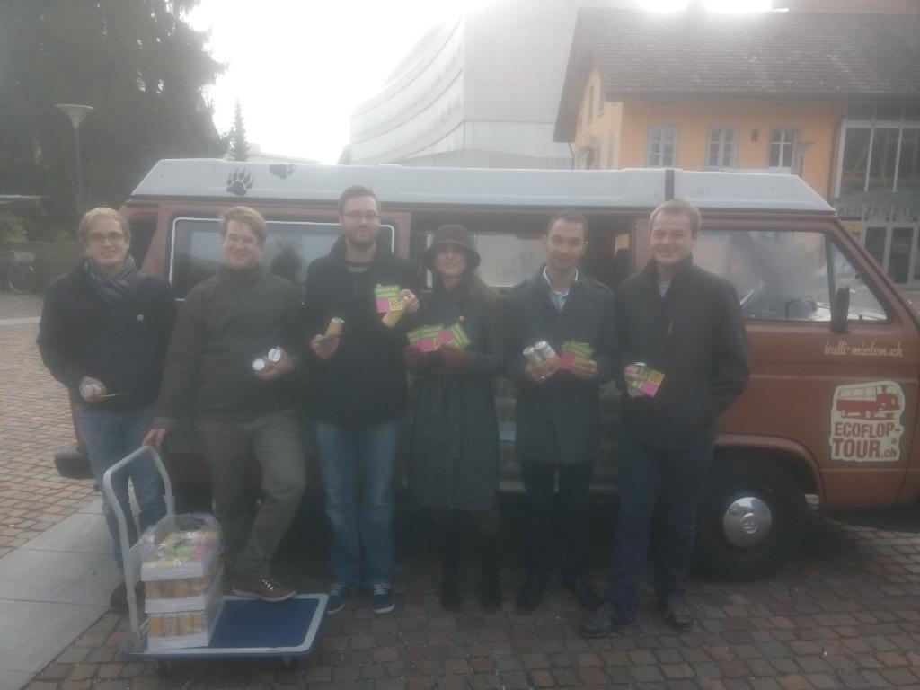 jglpZH's tweet photo. Gegen #EcoPop in #Effretikon! @AbschottungNein @ecopop_nein @EcopopNein #Ecofloptour http://t.co/ZGxycNH9Mi