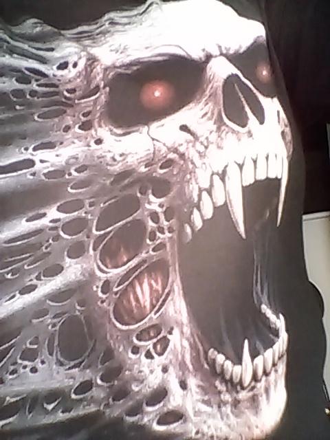 JimiTechman's tweet photo. Wearing a Happy T today! Scares the Hell out of dodgy neighbour yho! #funonaSaturday! http://t.co/ZdtQaKOY0Z