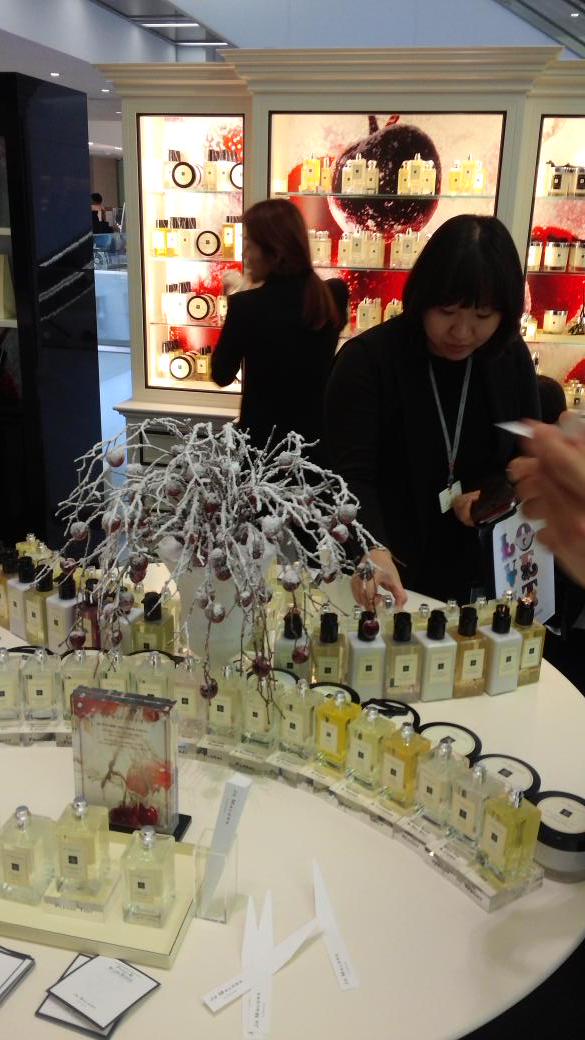 nexardio's tweet photo. 여기는 신세계 jo malone 이벤트 중!! #조 말론 론던 #신세계 영등포 http://t.co/zmtXbu7ZRt