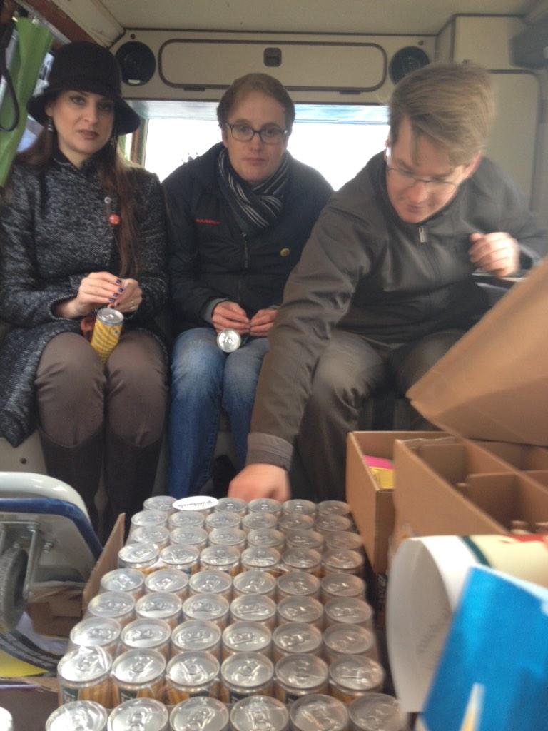 michilaeubli's tweet photo. Das #ecoflop Arbeitslager in unserem Tourbus. Nächster Halt Winterthur @jglpZH #EcopopNein http://t.co/Qxjjzvfm51