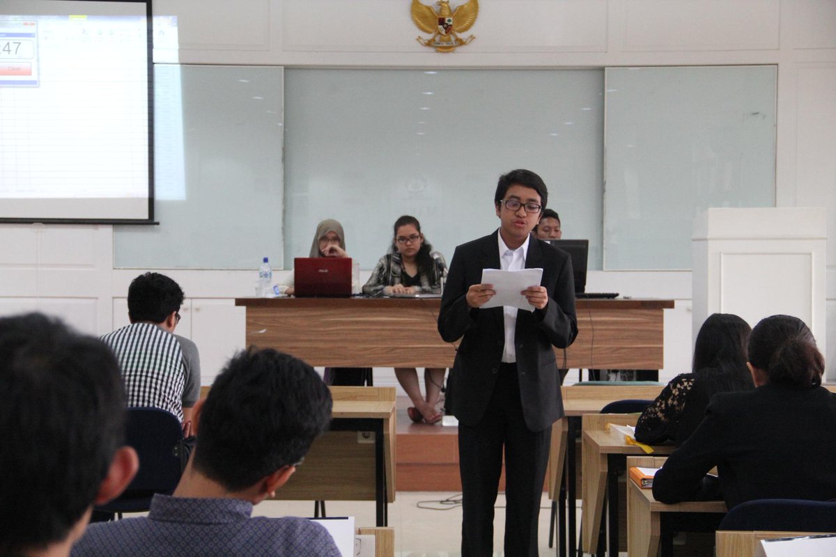 GrandGA2014's tweet photo. Delegates voting session for motion proposals http://t.co/62ey7y26TC