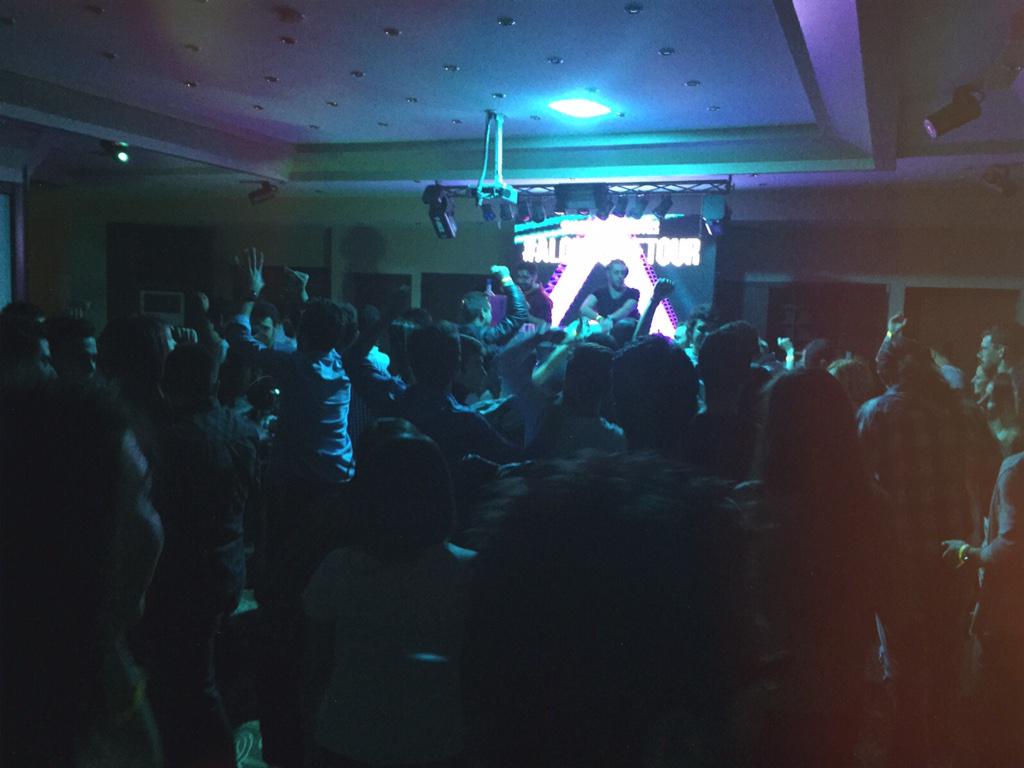 sercanyanbay's tweet photo. Çanakkale you were amazing! See you again next time! 👊 Our next stop with #AlongsideTour is Eskişehir 222 Park! 😊 http://t.co/OzApzFQasV