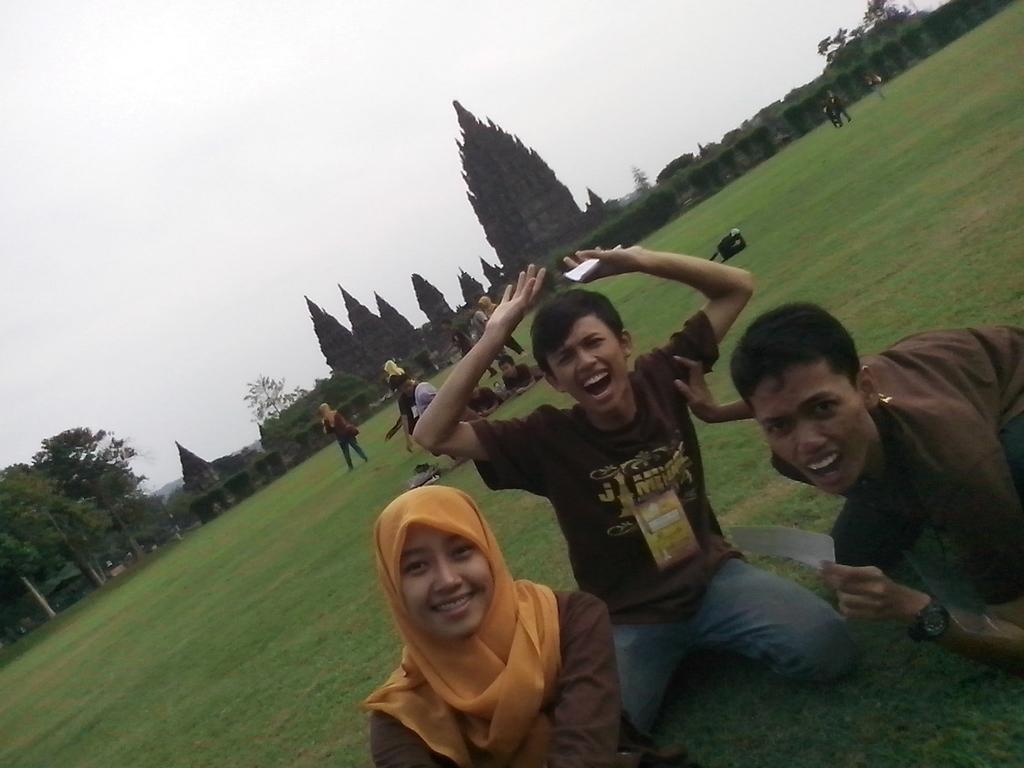 Men'junjung' tinggi Kebudayaan <a href="/Kopma_ITS/">Kopma dr. Angka ITS</a> <a href="/JamNas_Kopma/">Jambore Kopma 2014</a> <a href="/Dpr_Printing/">Dpr Digital Printing</a> #JamnasKoperasi2014