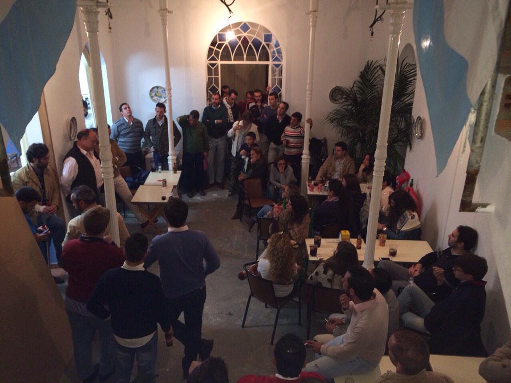 hdad_asuncion's tweet photo. Anoche tuvimos una gran convivencia con los costaleros y hoy a las 13:30 con los coros Asuncionistas. http://t.co/nVYwyQb1zj